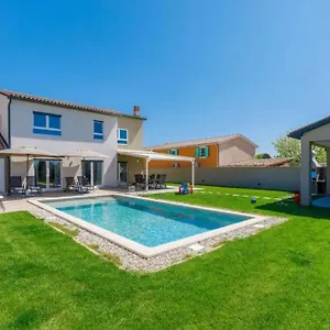 https://villa-edi-sisan-istria.pula-hotels.org